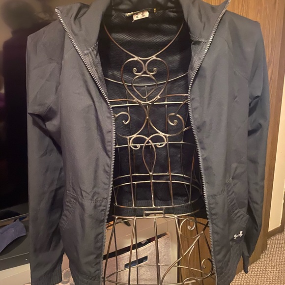 Woman’s Under Armour Jacket NWOT! light jacket - Picture 7 of 8